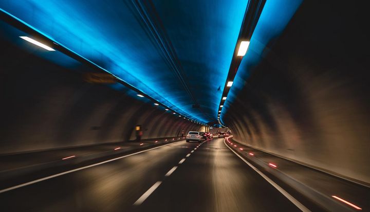 Bild Autos im Tunnel 